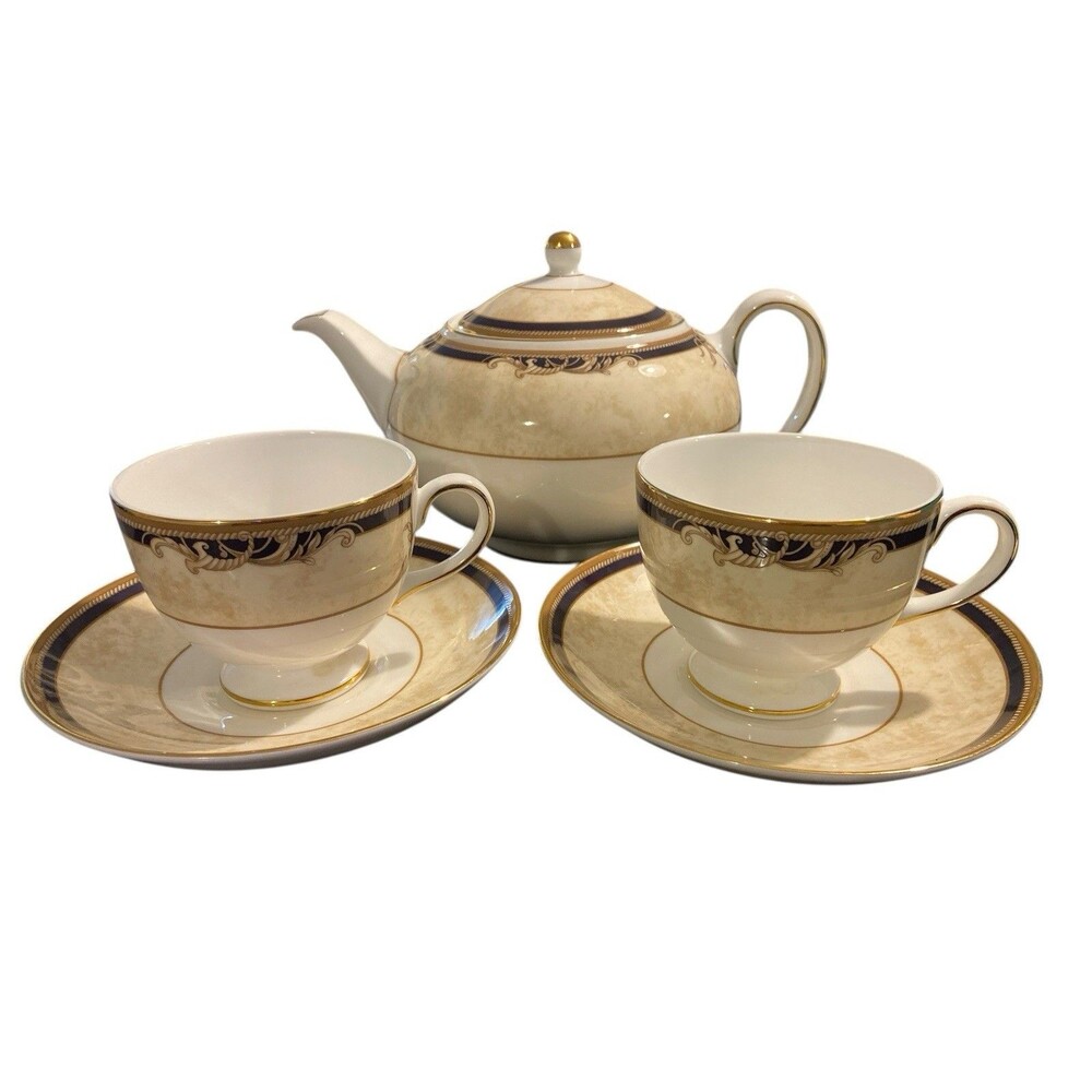 Wedgwood Corinth Cream & Black Teapot Set – 2 Cups & Saucers – England